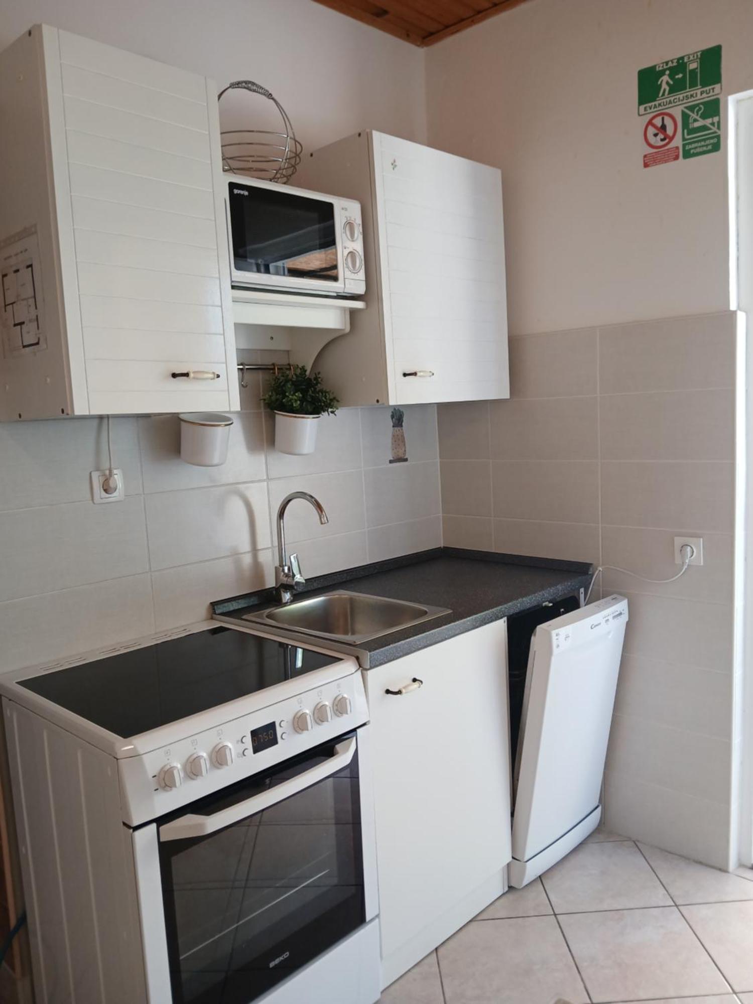 Apartment Dragas Lukovo Esterno foto